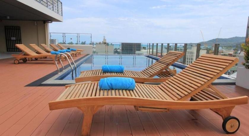 Elegancy Sansabai Hotel Patong Exterior photo